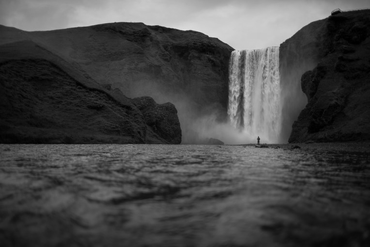 Canon 35mm f/2.0 IS - Smoke Without Fire